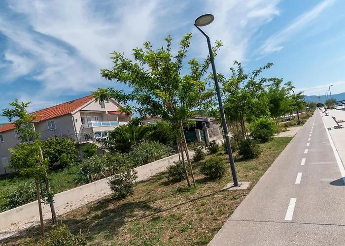 Gust Апартаменты *