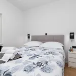Gust Apartament *